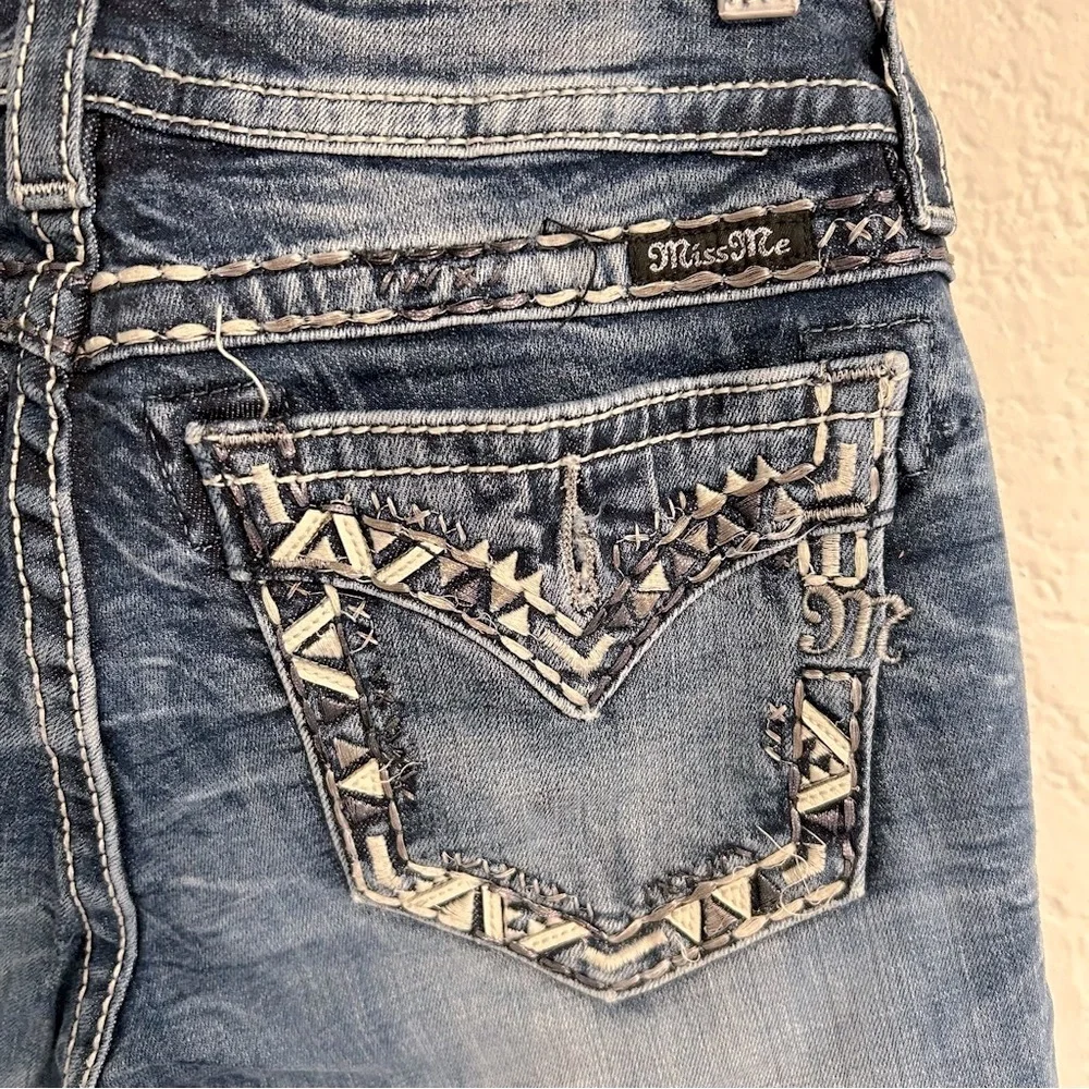 Miss Me Embellished‎ Crop Denim Jeans, Size 29